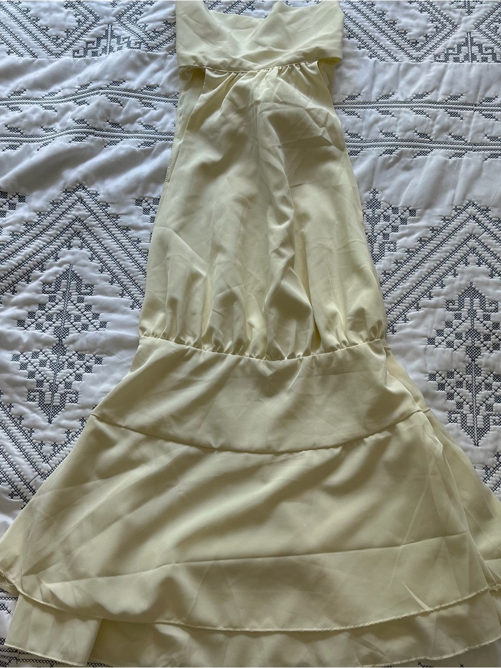 NWOT Strapless Tiered Midi Dress in Cream